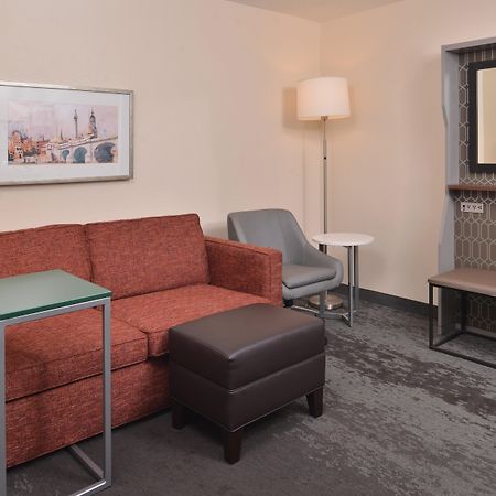 Holiday Inn & Suites Raleigh Cary By Ihg Exteriér fotografie